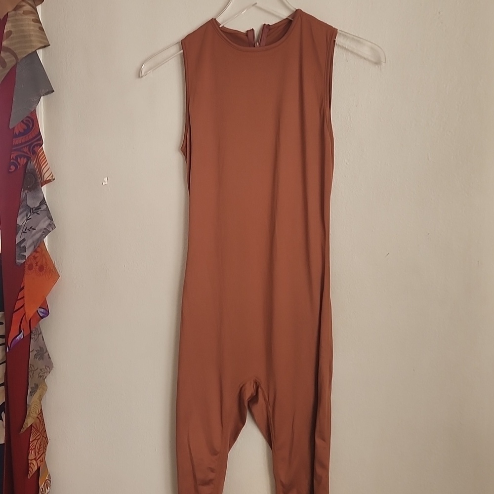Causal Jump Suits.  Size Large